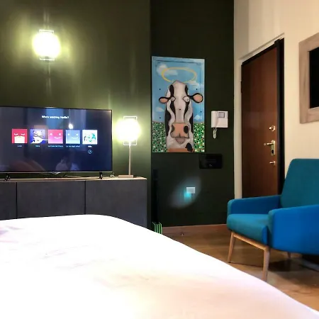 La Via Degli Artisti * ארונה